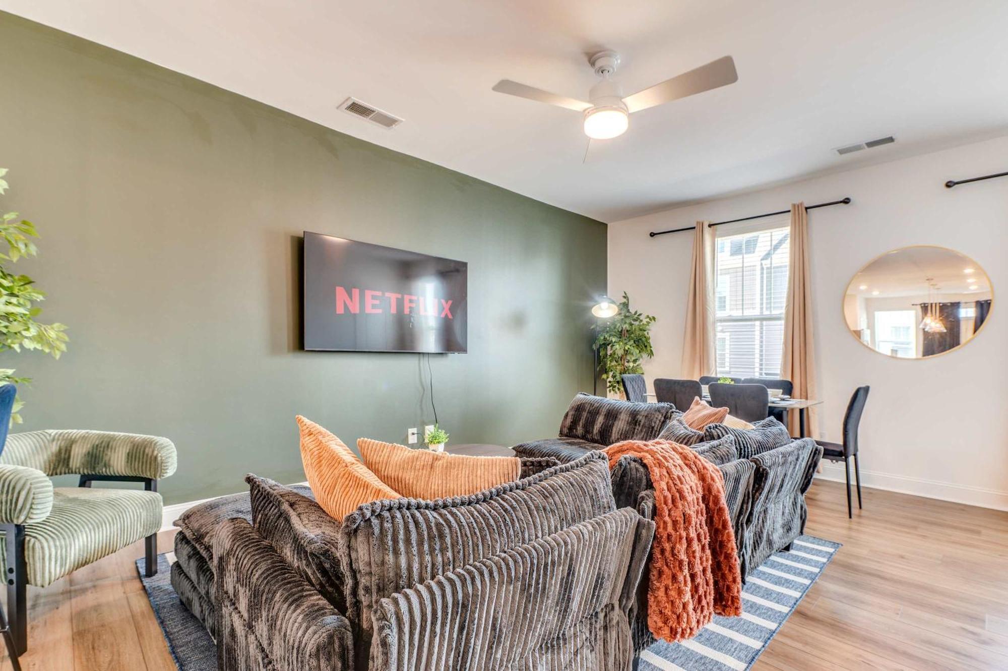 Holiday home 4br Townhouse King Bed Garage Northlake