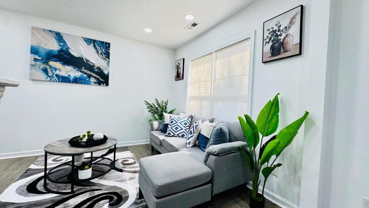 Cozy Corner Escape Entire In Holiday home Charlotte