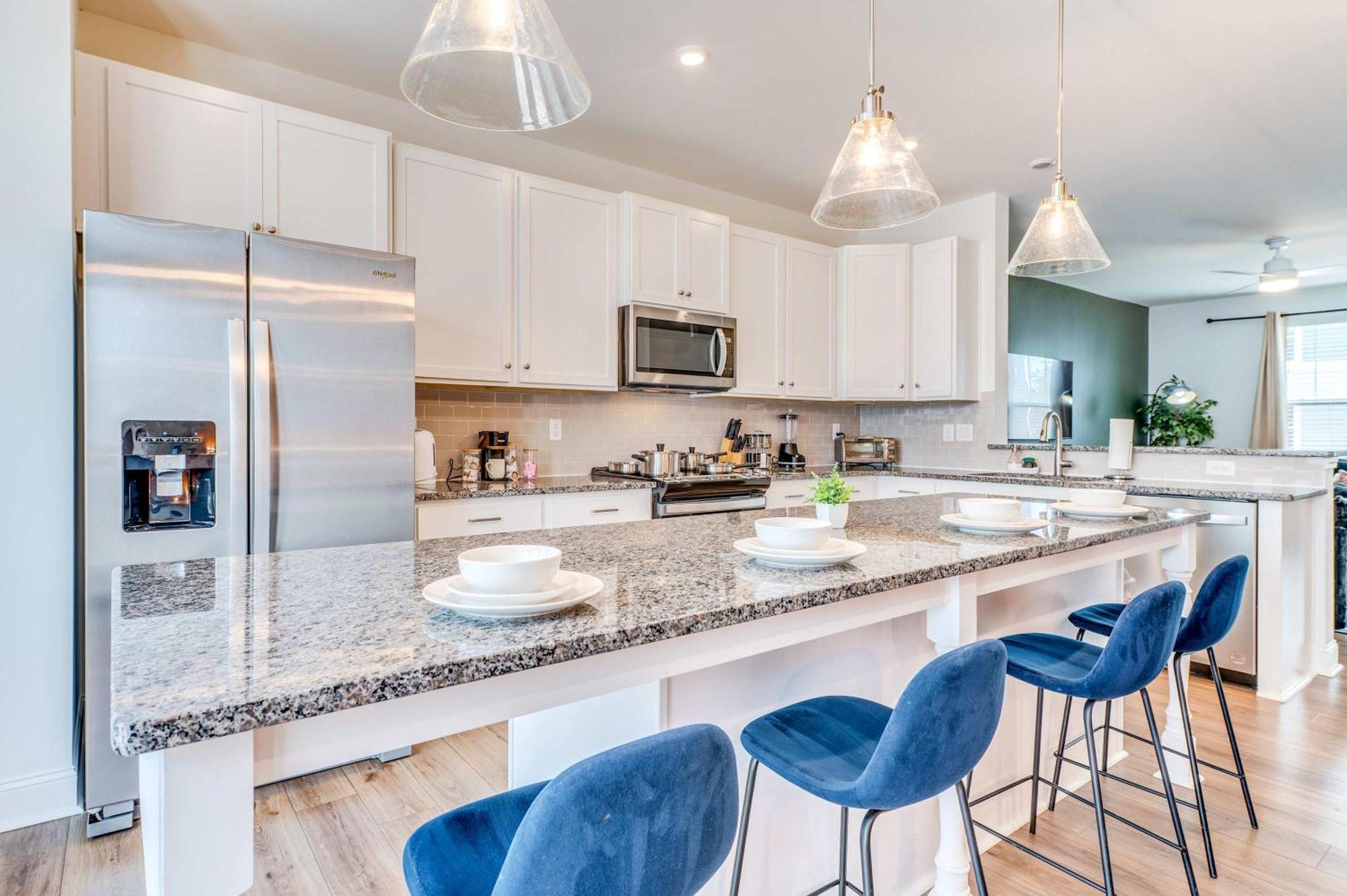 4br Townhouse King Bed Garage Northlake *