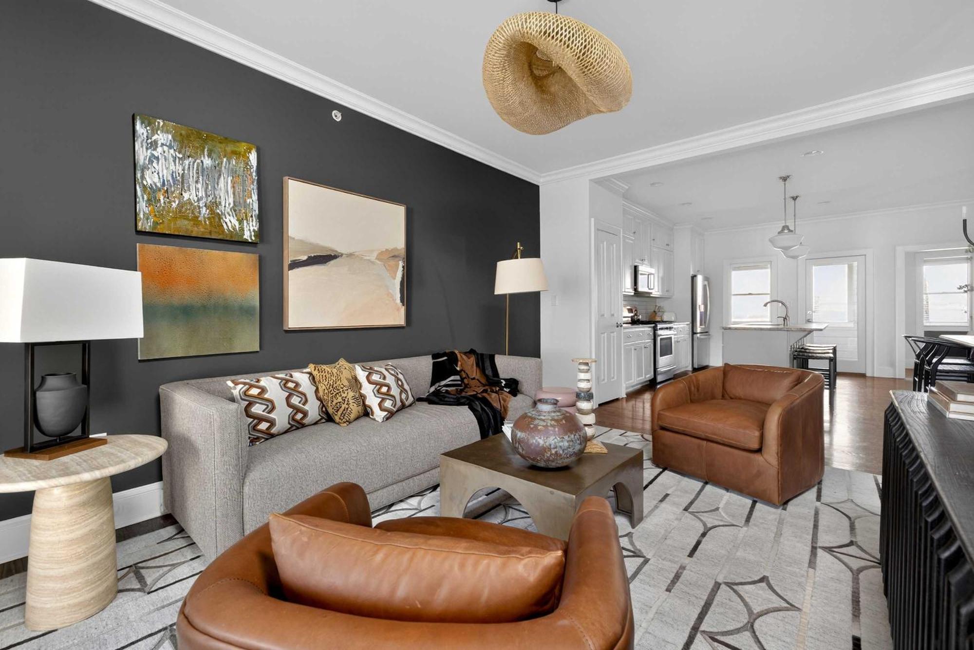 Uptown Historic Retreat Sleeps 8 * Charlotte
