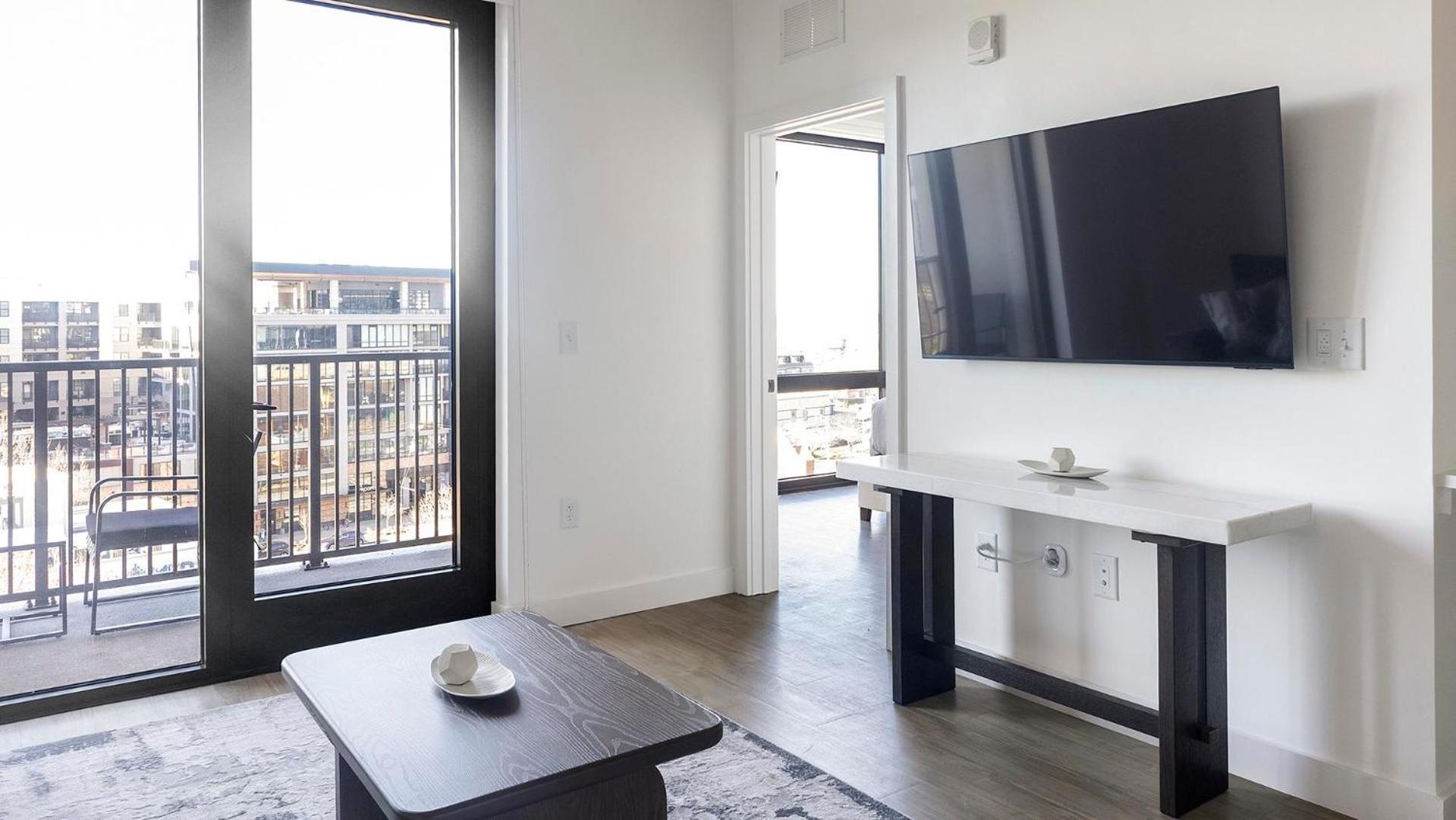 Landing Beautiful 1bd In Uptown *