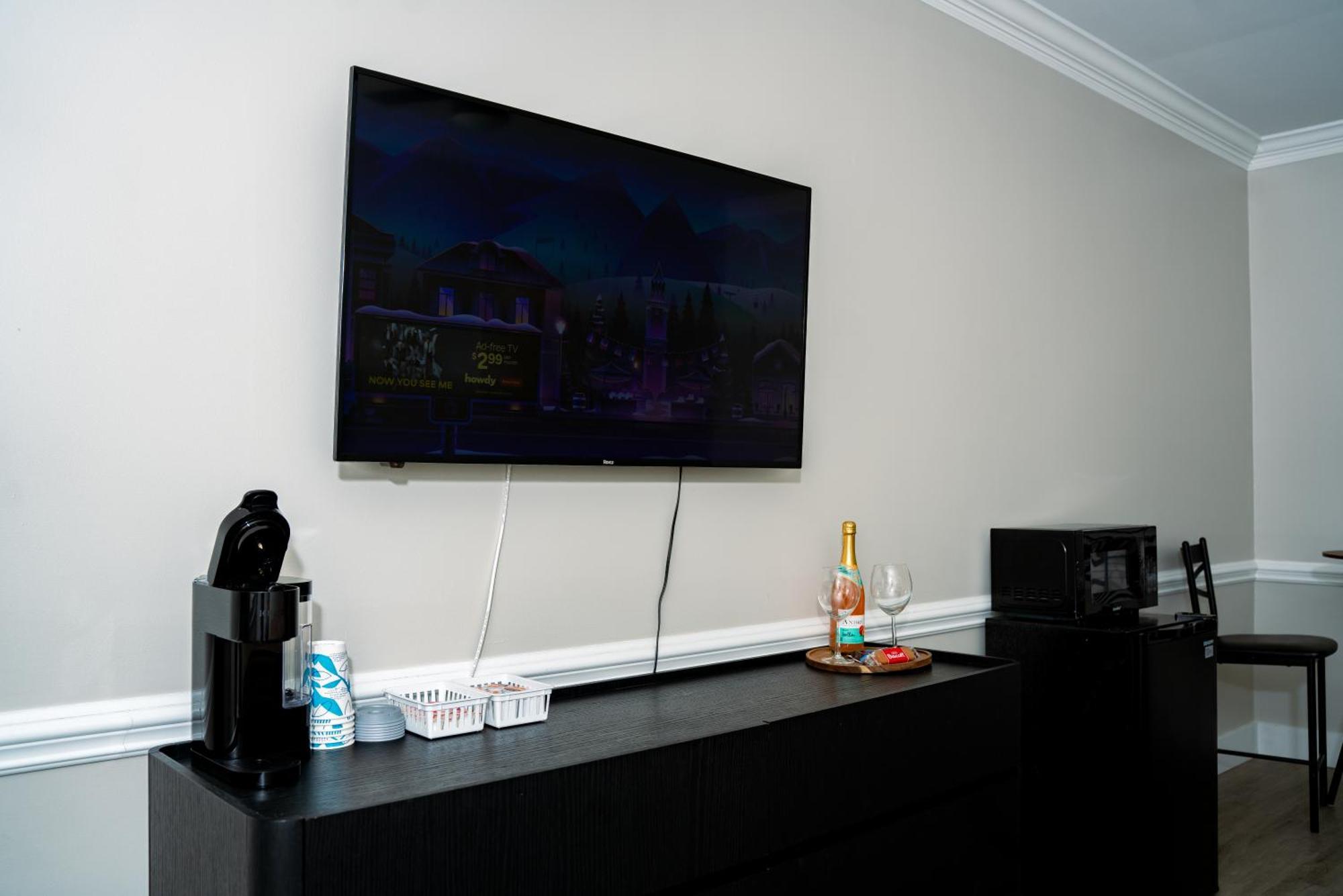 New Quiet Near Atrium Health With 24-7 Gym Charlotte