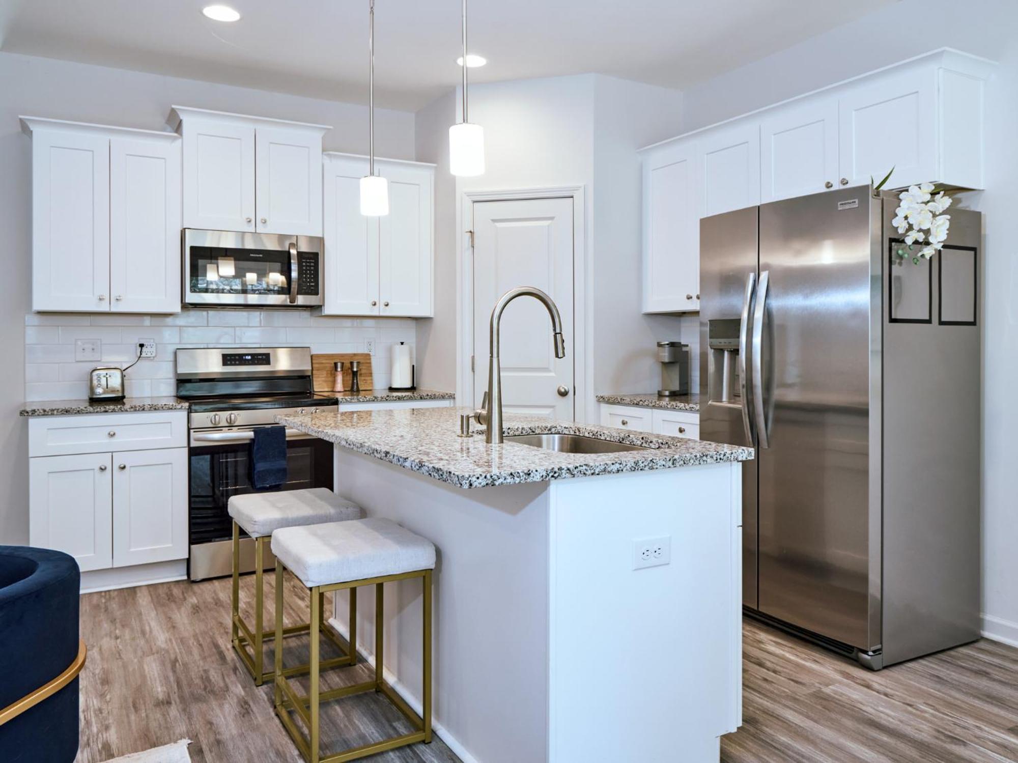 Southern Haven Stunning Modern Townhome *
