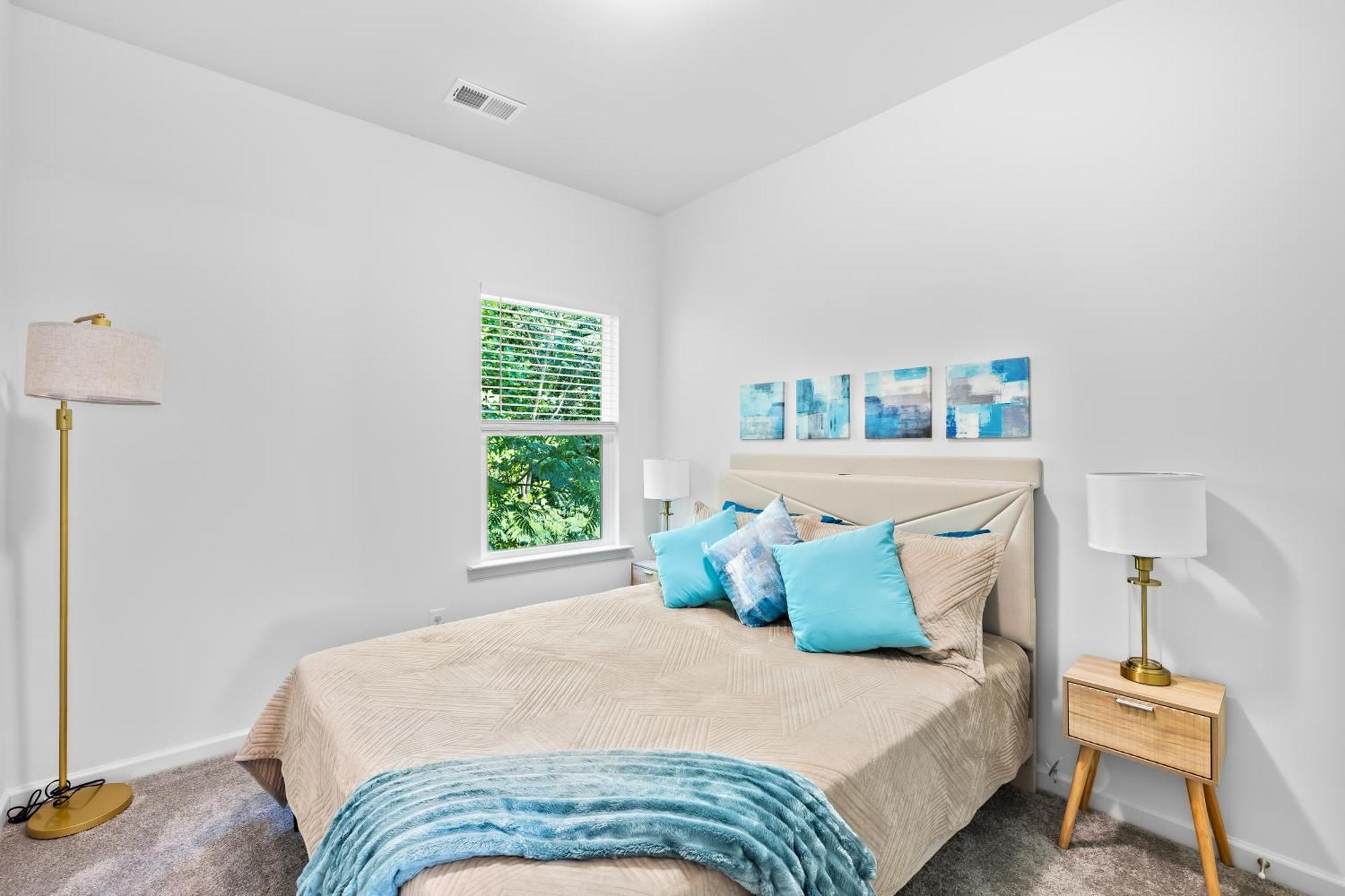 Southern Haven Stunning Modern Townhome Apartment *