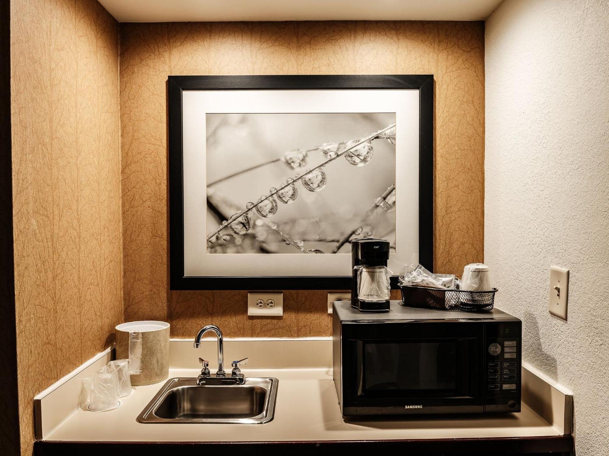 Hotel The Beacon Airport By Ihg Charlotte