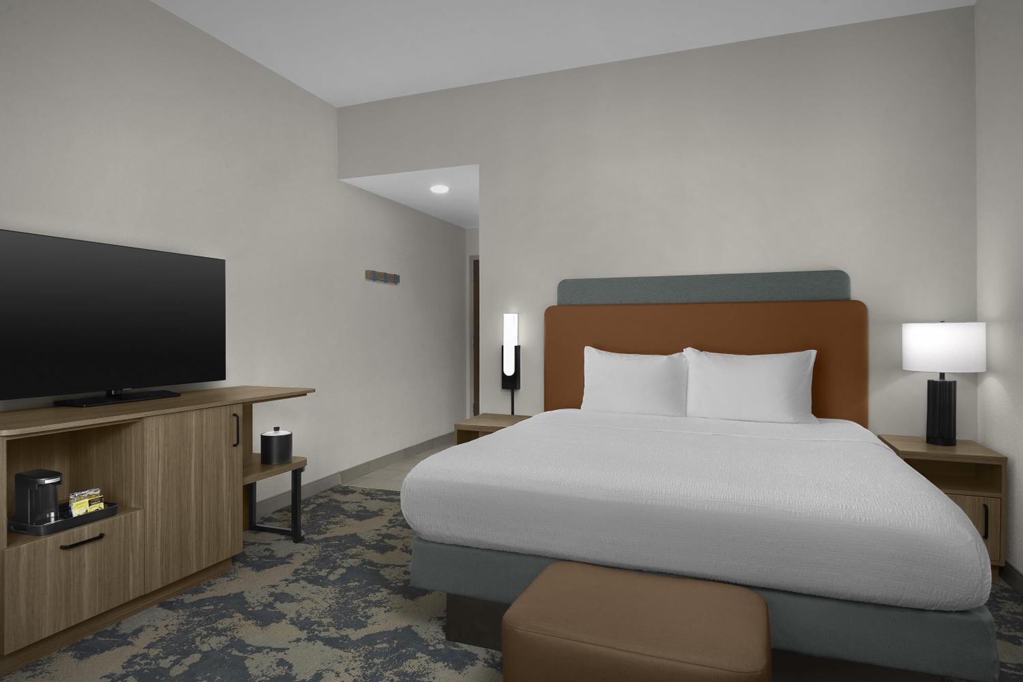 Hotel Hampton & Charlotte/ballantyne, Nc 3*