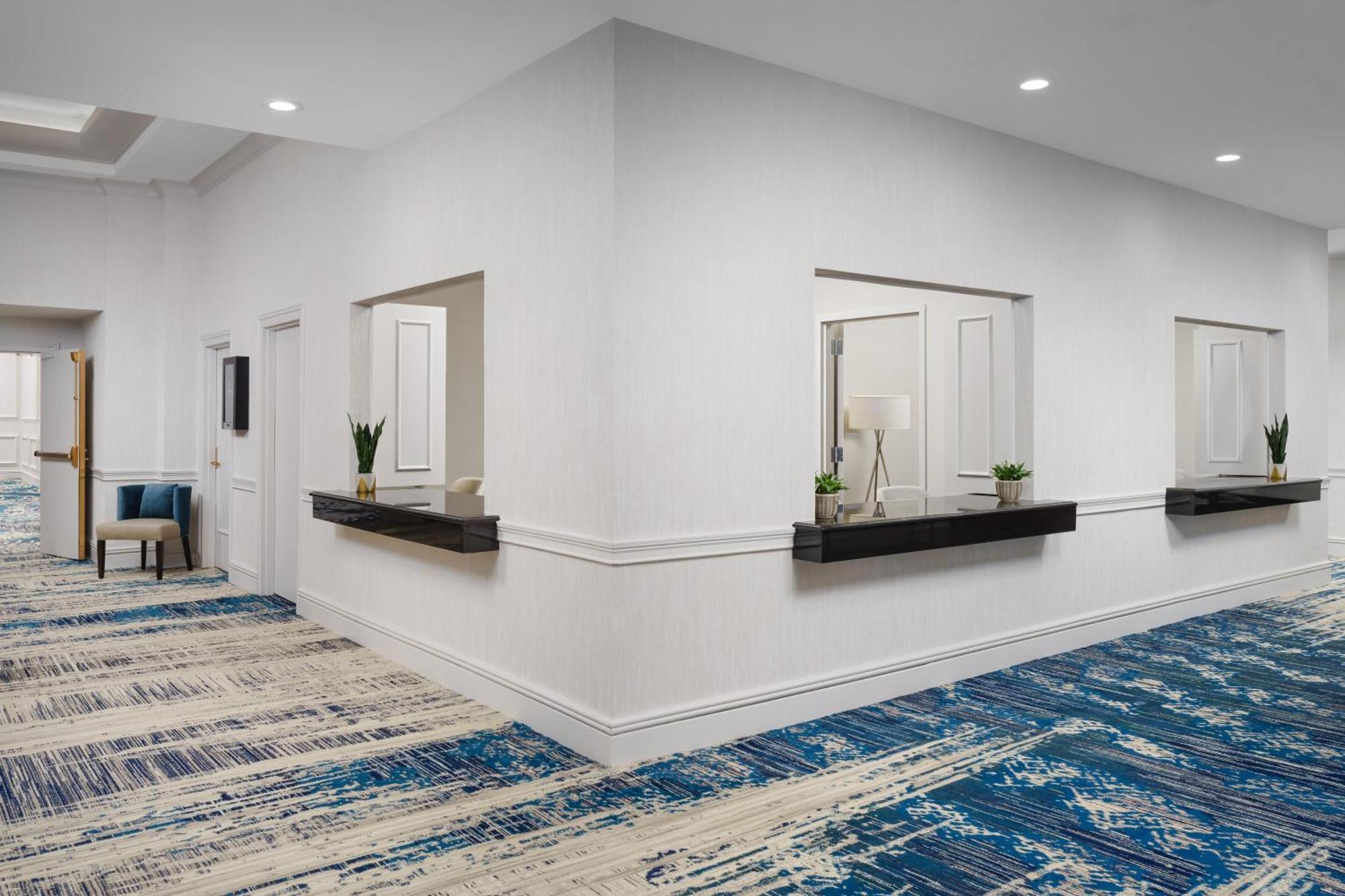 Hilton Place Hotel 3*