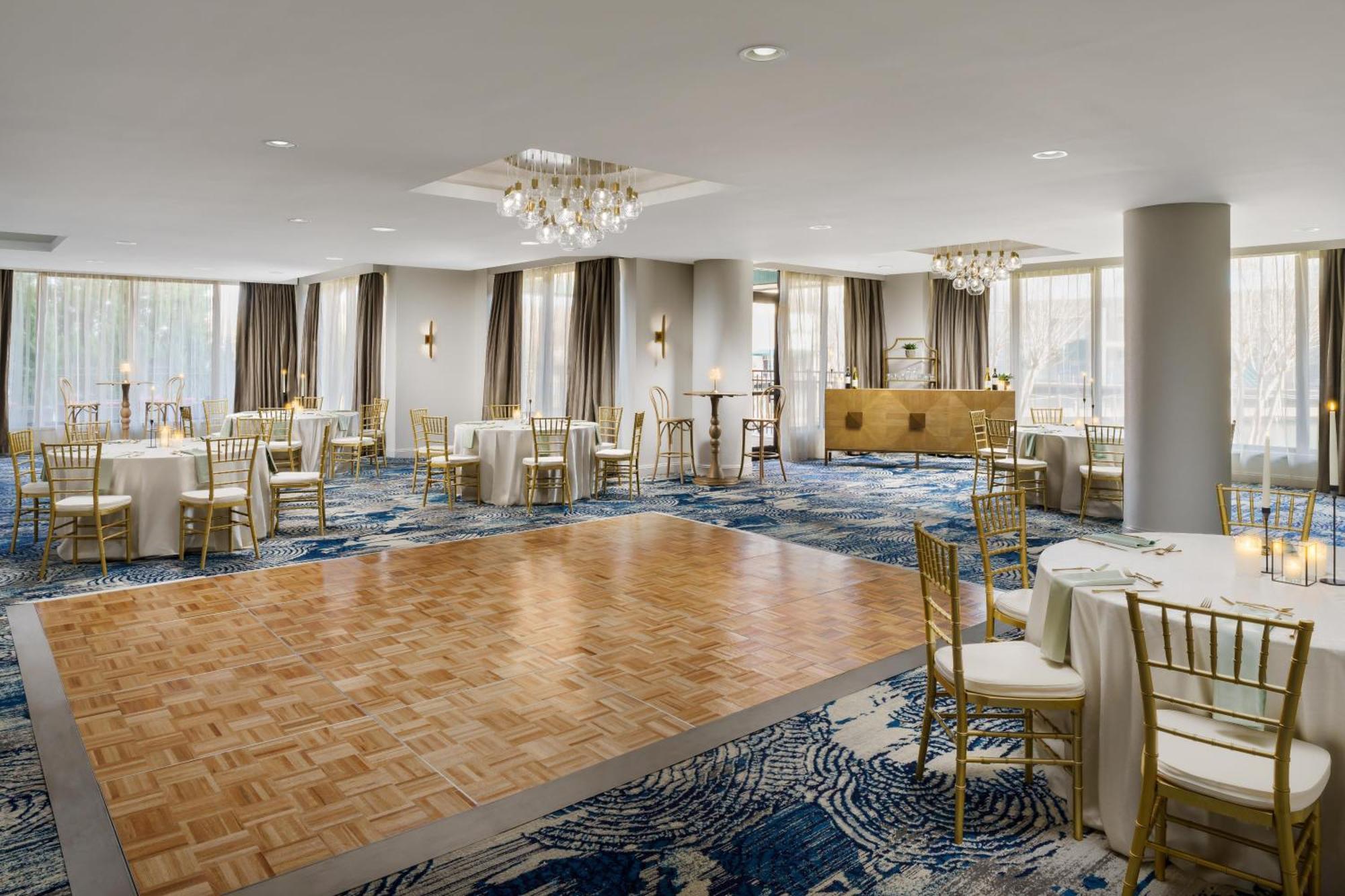 Hilton Place Hotel 3*