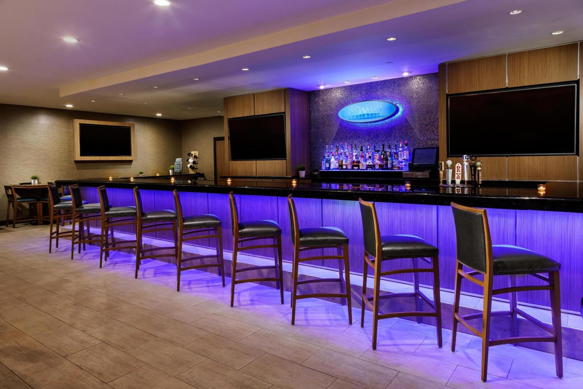Hilton Place Hotel 3*