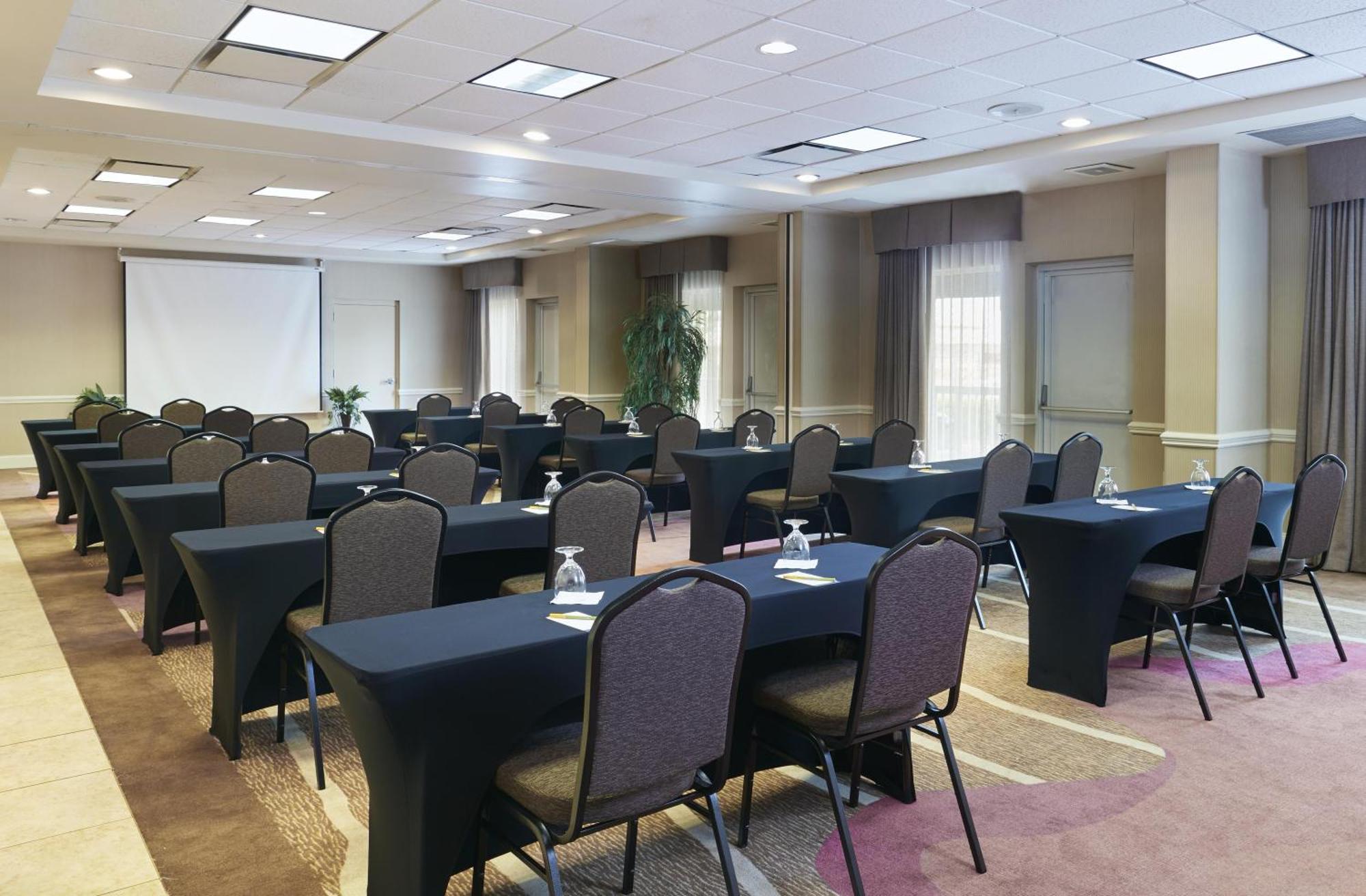 Hotel Hilton Garden North 3*