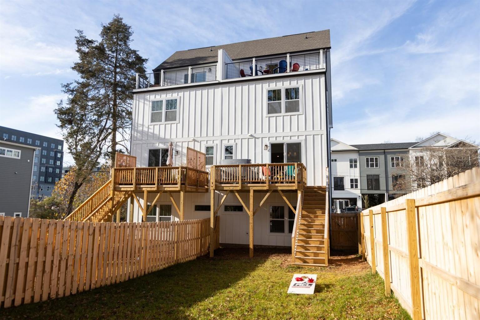 Hot Tub Game Rooftop Fire Pit Uptown Holiday home