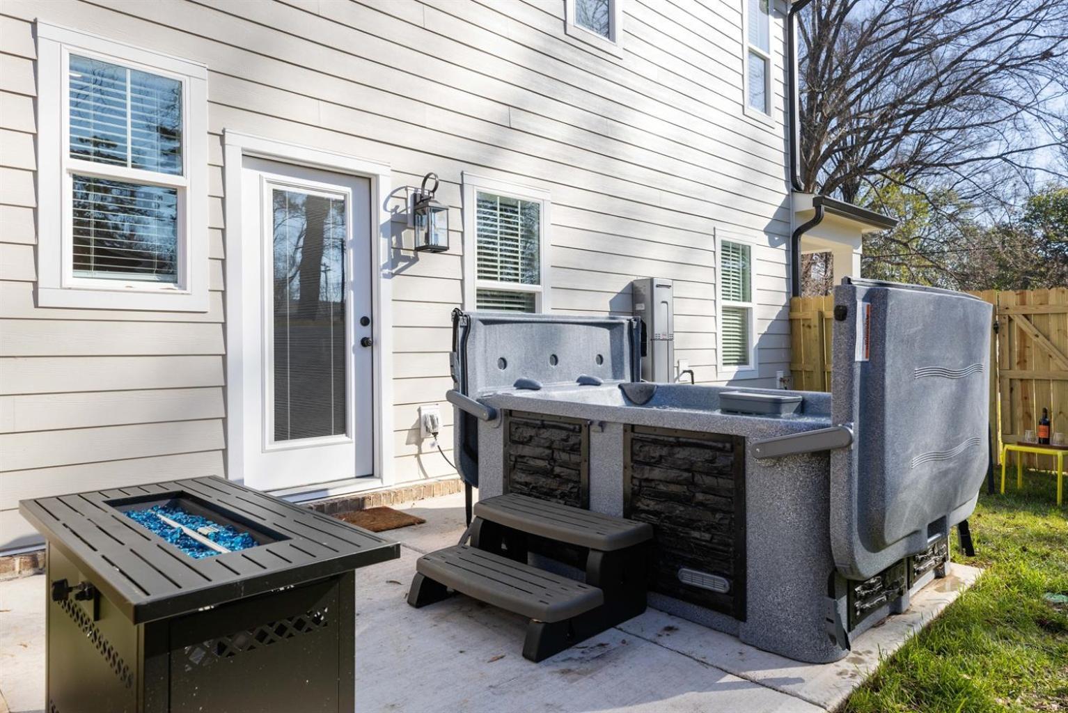 Hot Tub Fire Pit Chefs Kitchen Near Uptown * Charlotte
