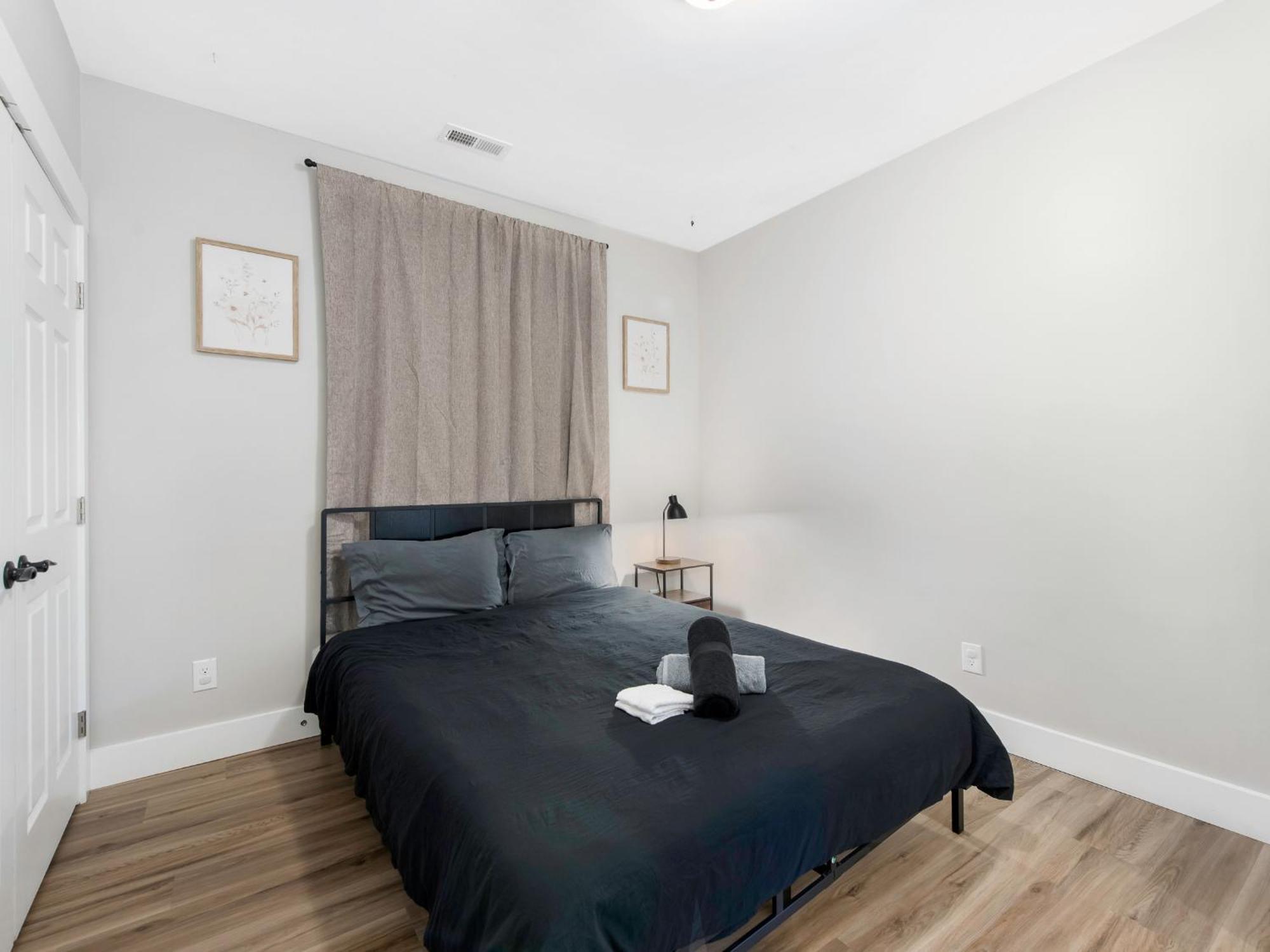 4 Bedroom With Hot Tub, Corn Hole, & Smart Tv! Minutes To Uptown, Airport, Dining And Entertainment - * Charlotte