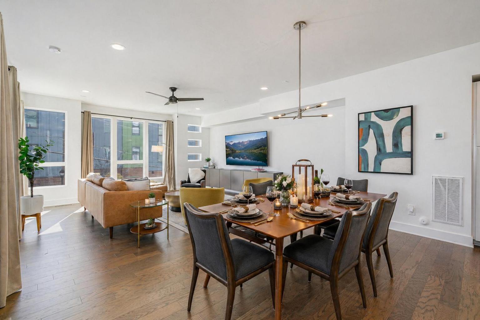 Madmen Loft W Uptown Rooftop Views Holiday home Charlotte