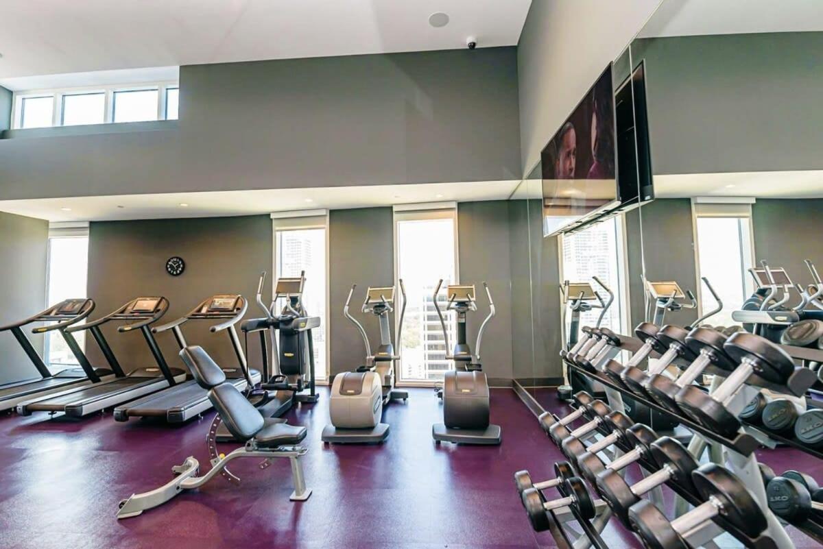 Uptown 2br Furnished Apartment