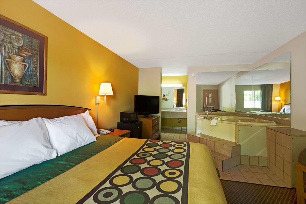 Super 8 By Wyndham Downtown Area Charlotte