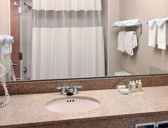 Wingate By Wyndham Airport Hotel