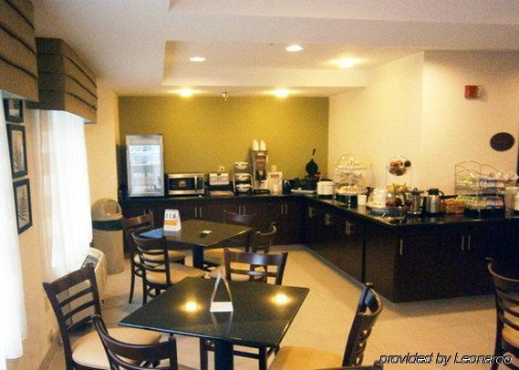 Hotel Sleep Airport - Billy Graham Parkway