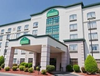 Wingate By Wyndham Airport Hotel 3*