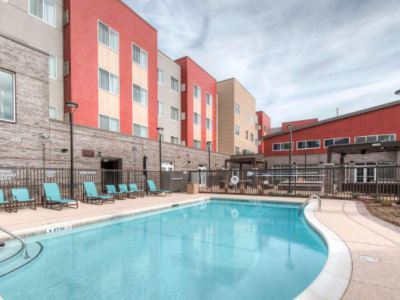Hotel Fairfield & By Marriott Airport 3*