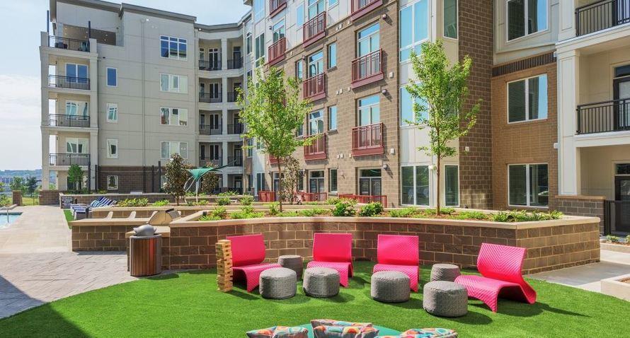 Oakwood At Presley Uptown Apartment