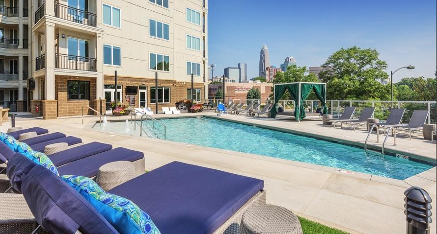 Oakwood At Presley Uptown Apartment *