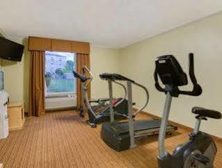 Baymont By Wyndham Charlotte-airport Coliseum Hotel 2*