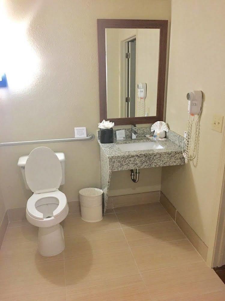 Comfort - Research Park Hotel