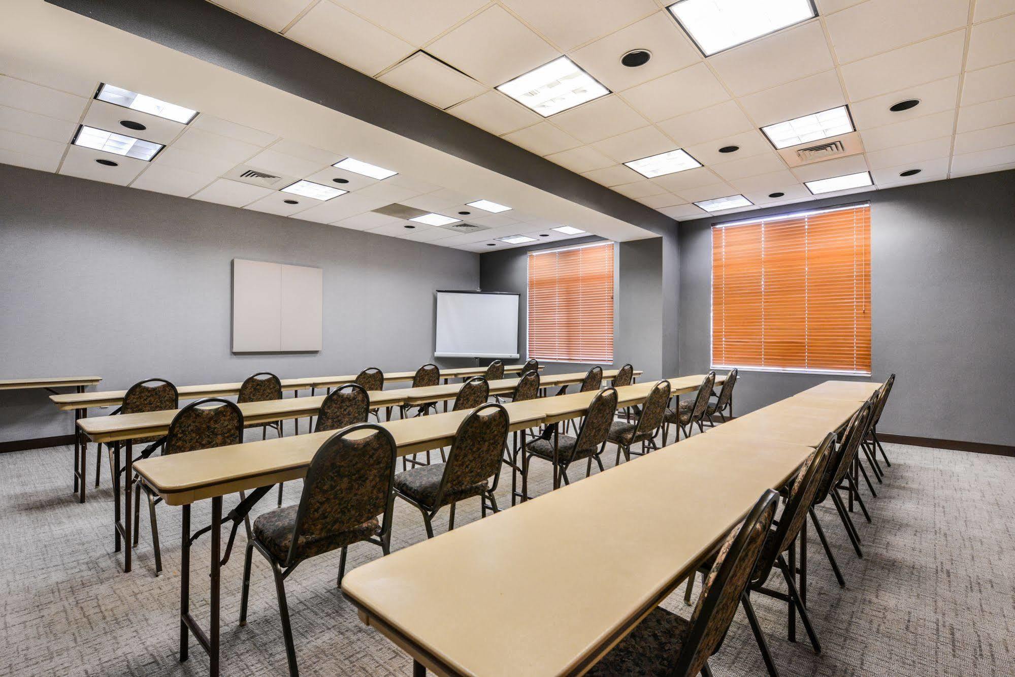 Wingate By Wyndham Airport 3* Charlotte