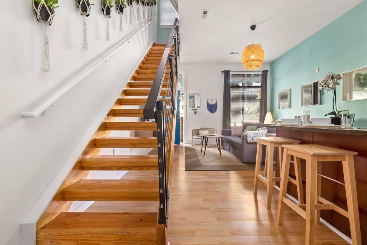 Trifecta Ace Location Pool & Gym Superhost Apartment *