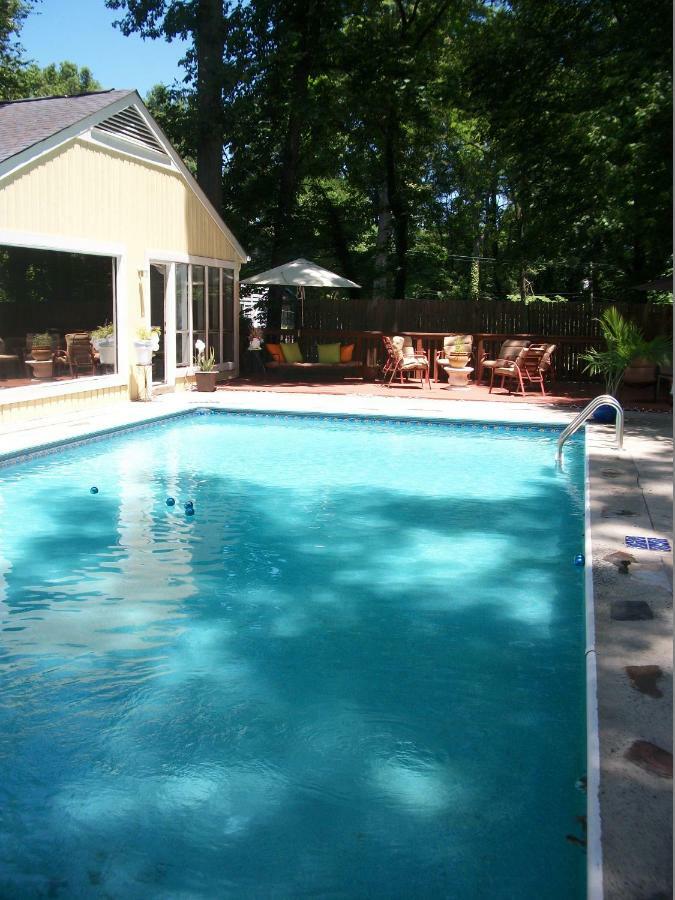 Ms. Elsie's Caribbean Bed & Breakfast Charlotte