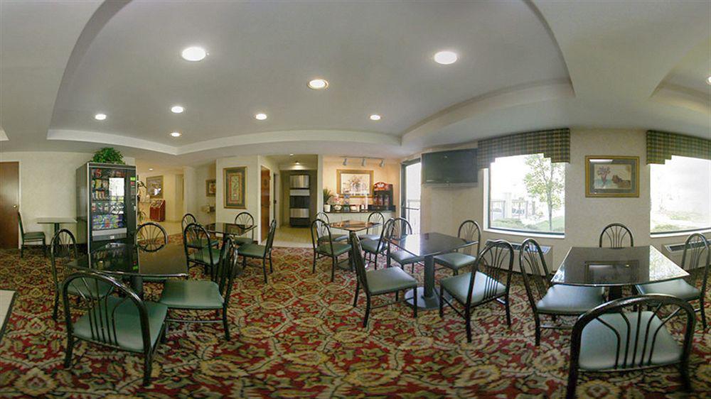 Sleep Airport - Billy Graham Parkway 2*