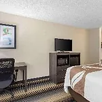 Quality Inn Airport-Near Uptown
