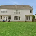 Spectacular 5Br-Family Home With Pool & Amenities