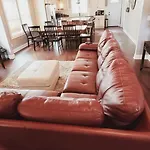 Spacious Deluxe House For You, Your Family And Friends