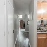 Modern Cozy Townhome Apartment
