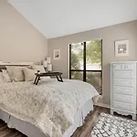 Modern Cozy Townhome Apartment Charlotte