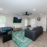 Brandnew Spacious 4 Bedroom House Minutes To Uptown Holiday home Charlotte