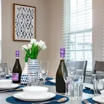 Holiday home Brandnew Spacious 4 Bedroom House Minutes To Uptown *
