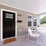 Brandnew Spacious 4 Bedroom House Minutes To Uptown Charlotte