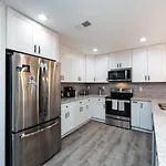 Holiday home Brandnew Spacious 4 Bedroom House Minutes To Uptown *
