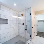 Holiday home Brandnew Spacious 4 Bedroom House Minutes To Uptown