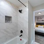 Brandnew Spacious 4 Bedroom House Minutes To Uptown * Charlotte