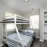 Brandnew Spacious 4 Bedroom House Minutes To Uptown * Charlotte