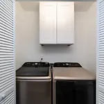 Brandnew Spacious 4 Bedroom House Minutes To Uptown Charlotte