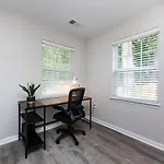 Brandnew Spacious 4 Bedroom House Minutes To Uptown Holiday home *