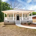 Brandnew Spacious 4 Bedroom House Minutes To Uptown Holiday home *