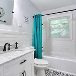 Apartment 2br 1ba Duplex House King Beds Great For Small Groups Close To Uptown Attractions Charlotte