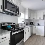 2br 1ba Duplex House King Beds Great For Small Groups Close To Uptown Attractions * Charlotte