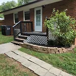 2br 1ba Duplex House King Beds Great For Small Groups Close To Uptown Attractions * Charlotte